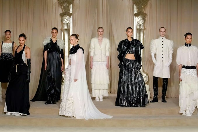 CHANEL هوت كوتور خريف 2025 -26 تسافر إلى اسكتلندا بأعين باريسية
